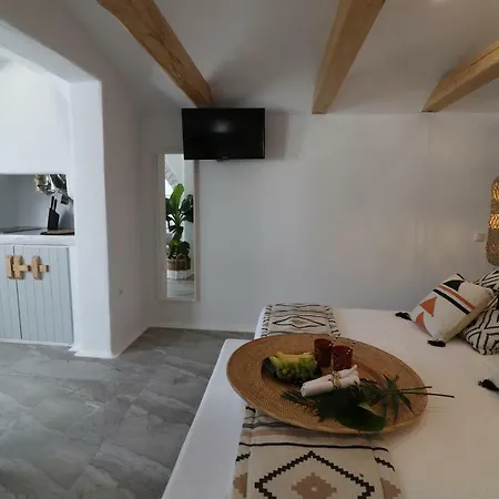 Apartment Annio Plaka (Naxos)